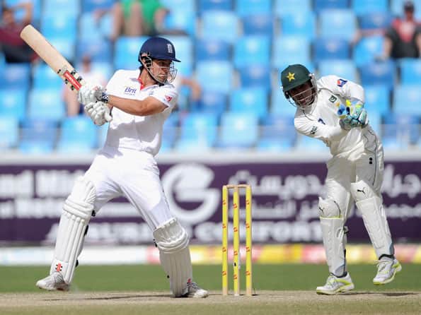 Alastair Cook holds fort for England as Pakistan grab two early wickets Alastair Cook holds fort for England as Pakistan grab two early wickets