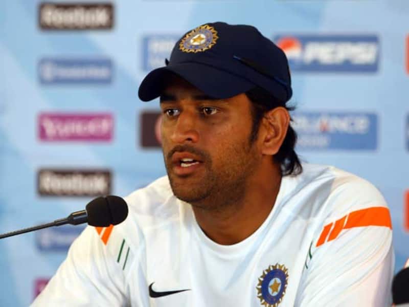 Dhoni's comments brings UPA under pressure; PM intervenes