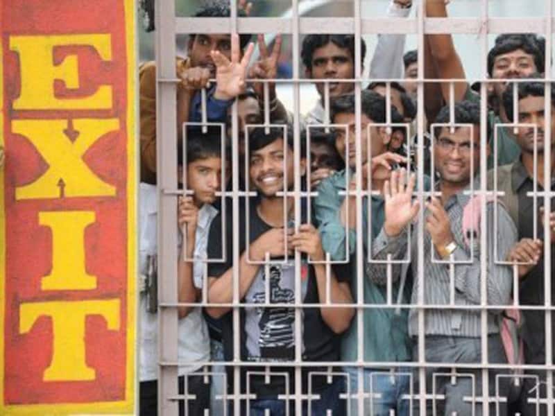 Officials apologize for ticket chaos 