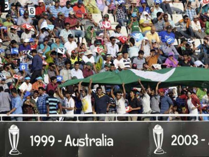 Pakistan march into semifinals on national day