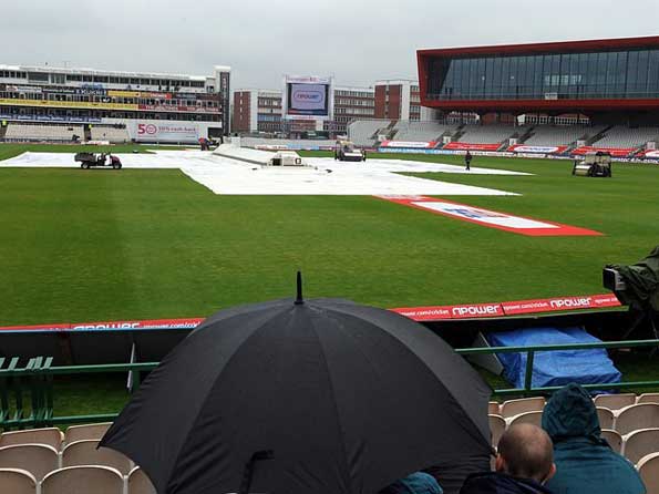 Old Trafford may host Ashes Test in 2013 Old Trafford may host Ashes Test in 2013