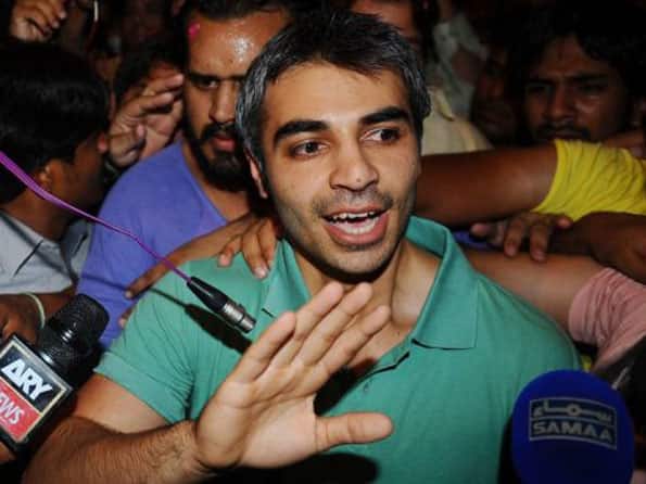 Salman Butt returns to Pakistan, pleads innocence in spot-fixing row Salman Butt returns to Pakistan, pleads innocence in spot-fixing row