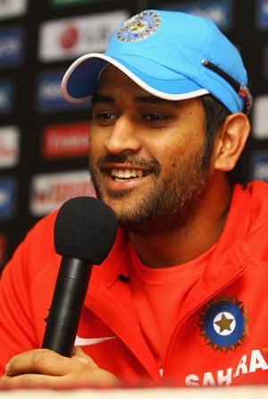 MS Dhoni first cricketer to be chosen for AIPS Fair Play Award