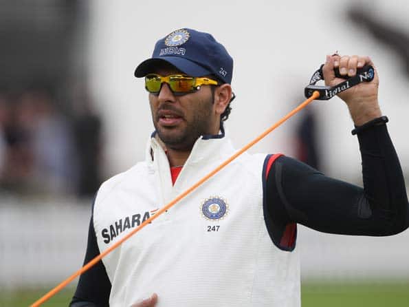 New Zealand lose two early wickets as Yuvraj bowls in his comeback T20 match New Zealand lose two early wickets as Yuvraj bowls in his comeback T20 match