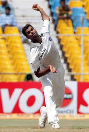 RP Singh to replace injured Zaheer RP Singh to replace injured Zaheer