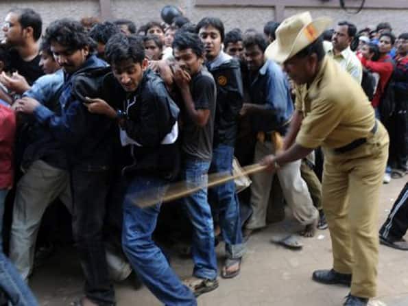Police lathi-charge cricket fans in Nagpur