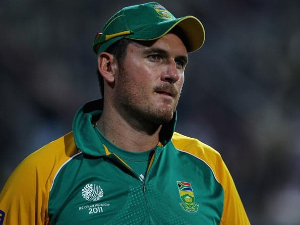 Smith undergoes knee operation Smith undergoes knee operation