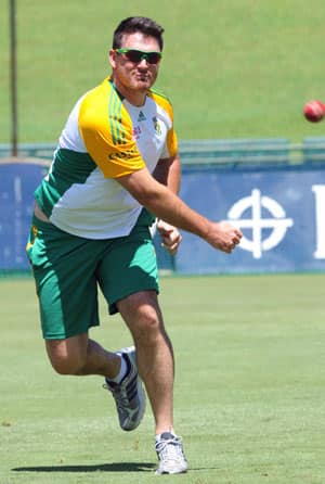 South Africa opt to bowl against Sri Lanka in first Test