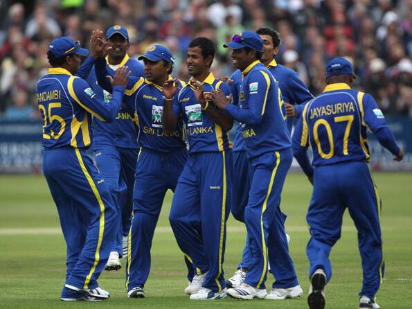 Sri Lanka restrict England to 136 Sri Lanka restrict England to 136