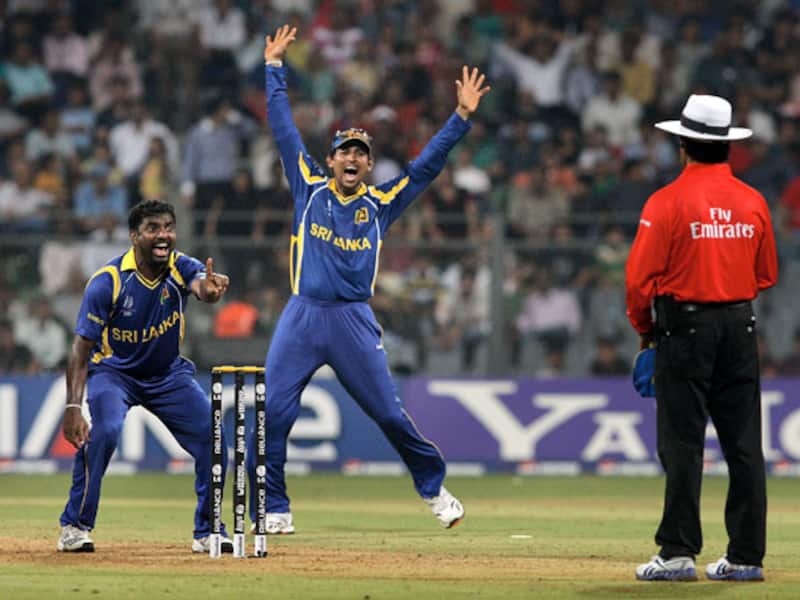 New Zealand surrender to Muralitharans spin