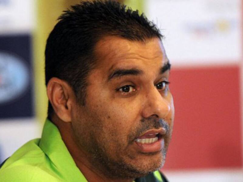 Is Waqar Younis a candidate to fill in the vacancy of Australian bowling coach?