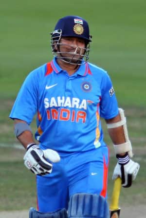 Sachin Tendulkar should soon decide on ODI retirement: Geoff Lawson Sachin Tendulkar should soon decide on ODI retirement: Geoff Lawson