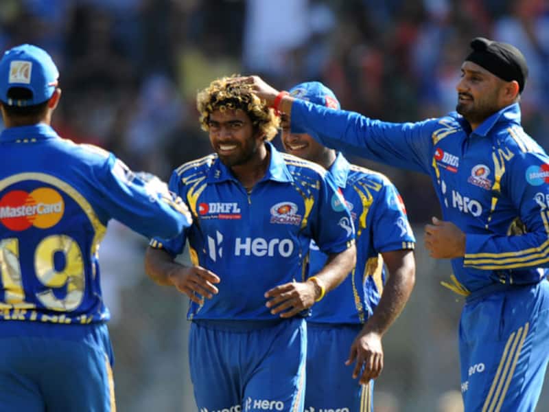 Mumbai Indians keep Pune Warriors India down to 129 in IPL 2012 3rd match 
