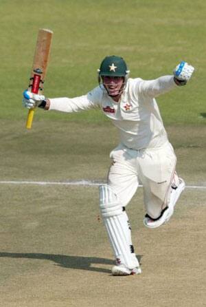 Taylor's ton puts Zimbabwe in winning position