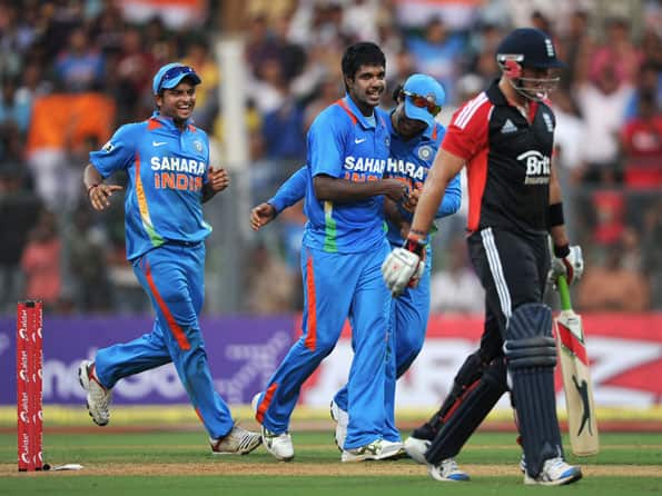 Varun Aaron makes an impact on debut against England Varun Aaron makes an impact on debut against England