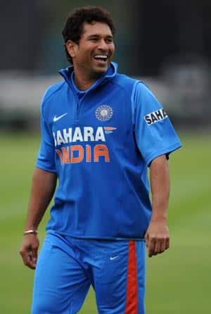 Tendulkar performs 'grihapravesh pooja' without obtaining OC Tendulkar performs 'grihapravesh pooja' without obtaining OC