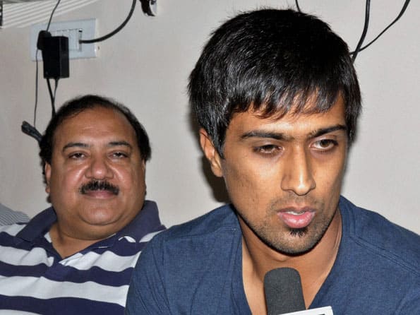 IPL 2012: T20 league is spoiling youngsters, says Anna Hazare IPL 2012: T20 league is spoiling youngsters, says Anna Hazare