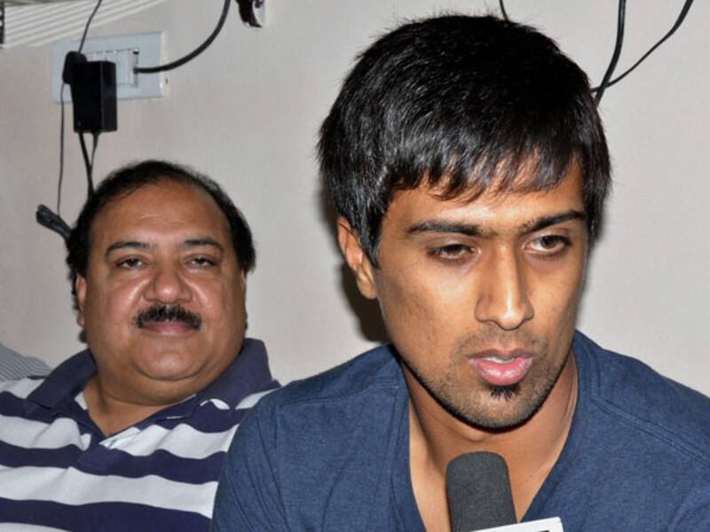 IPL 2012: T20 league is spoiling youngsters, says Anna Hazare