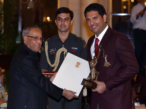 Yuvraj Singh conferred Arjuna Award by President Pranab Mukherjee Yuvraj Singh conferred Arjuna Award by President Pranab Mukherjee