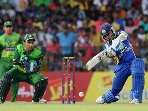 Pakistan batsmen duck under pressure against Sri Lanka in fourth ODI