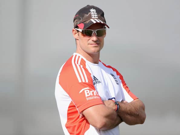 England decide to bat against Pakistan in first Test