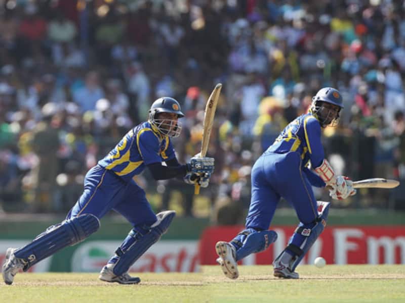 Dilshan, Tharanga centuries propel Sri Lanka to 327/6