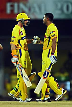 Vijay, Hussey hundred stand takes Chennai to 205