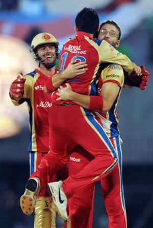 MI surrender after Tendulkar blunders and Gayle thunders