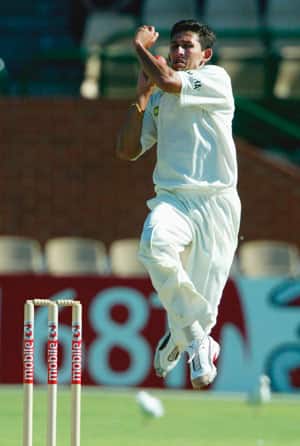 Ajit Agarkar available to play for Mumbai in West Zone one-day league Ajit Agarkar available to play for Mumbai in West Zone one-day league