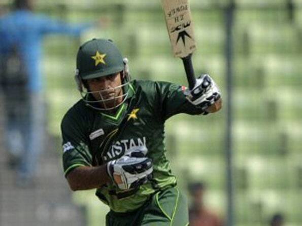 Pakistan reach modest total despite Bangladesh fightback