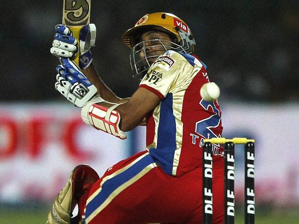 Dilshan, de Villiers edge out Royal Challengers Bangalore to reach 189 