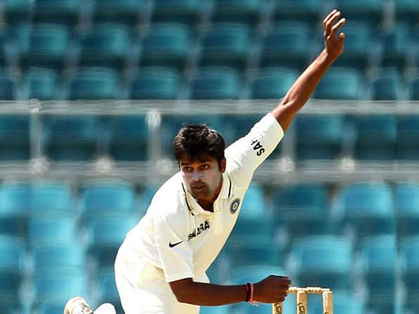R Vinay Kumar not reading too much into Ishant's Sharma injury scare