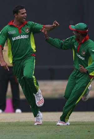 Mortaza dents Indian pride