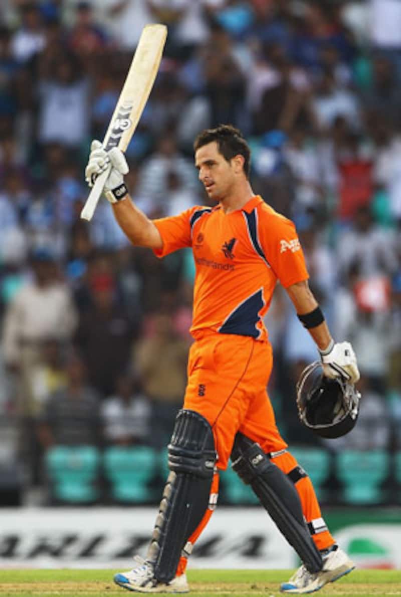Ryan ten Doeschate slams century; England set huge target