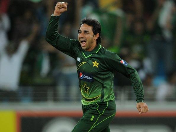 Live Cricket Score Pakistan vs England, third T20 match in Abu Dhabi: England reach 129/6 Live Cricket Score Pakistan vs England, third T20 match in Abu Dhabi: England reach 129/6