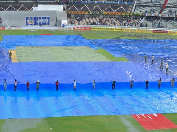 Rain halts play as India reach 147/2 in post-lunch session Rain halts play as India reach 147/2 in post-lunch session