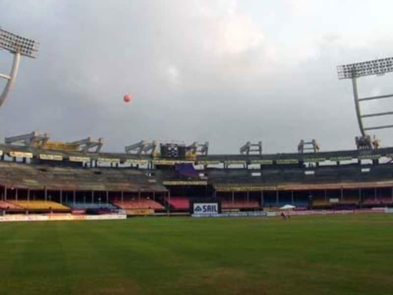 Ranji Trophy 2012: Pallavkumar Das' fifty pushes Assam to 213/4 on Day One
