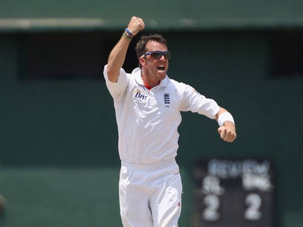 Graeme Swann strikes put England on top against Sri Lanka at Colombo 