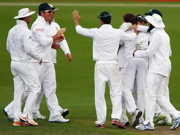 New Zealand struggling at lunch on fourth day of final Test against South Africa New Zealand struggling at lunch on fourth day of final Test against South Africa