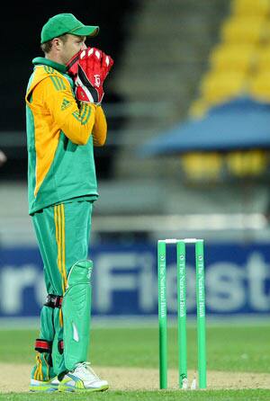 Alec Stewart believes AB de Villiers will be a fine wickerkeeper