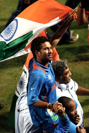 Tendulkar deserves 'Bharat Ratna': Dhoni Tendulkar deserves 'Bharat Ratna': Dhoni
