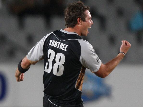 ICC World T20 2012: Organisers change water supplier after players fall sick ICC World T20 2012: Organisers change water supplier after players fall sick