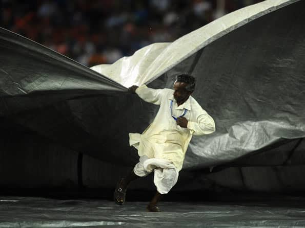 IPL 2012: Rain delays the start of DC-KKR match at Cuttack IPL 2012: Rain delays the start of DC-KKR match at Cuttack