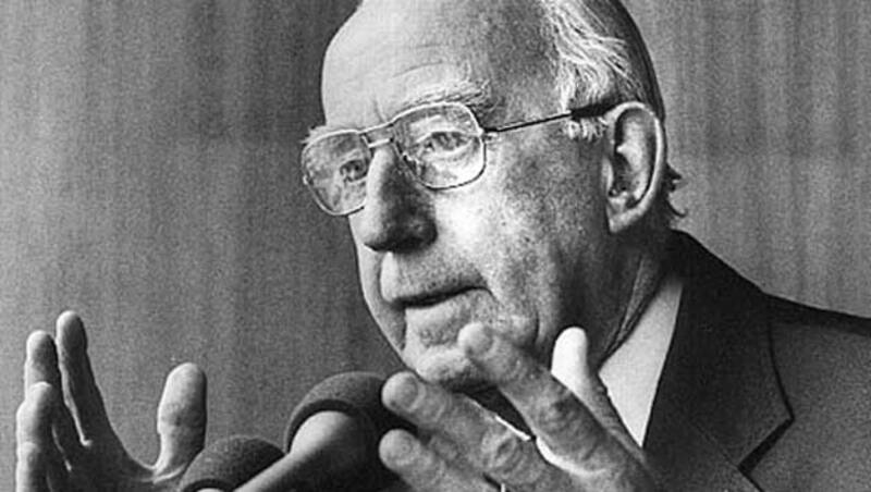 Commentators in cricket history - 1: Alan McGilvray - Voice of the game in Australia