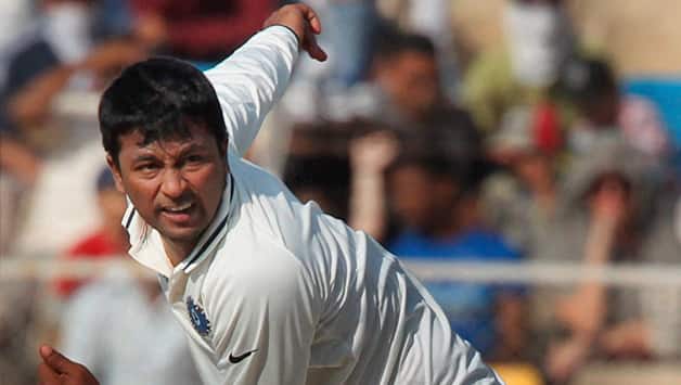 Pragyan Ojha bags brace as England take Tea at 70/2 Pragyan Ojha bags brace as England take Tea at 70/2