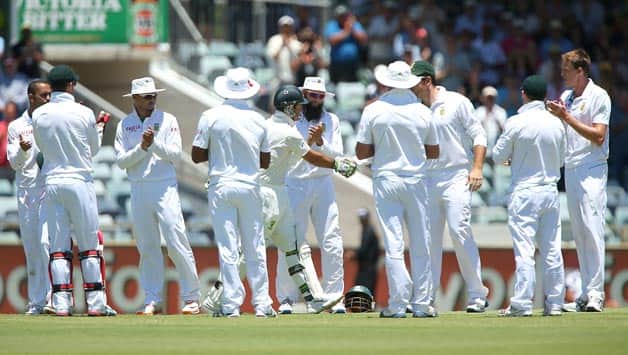 Ricky Ponting gets guard of honour from South Africa before final innings Ricky Ponting gets guard of honour from South Africa before final innings