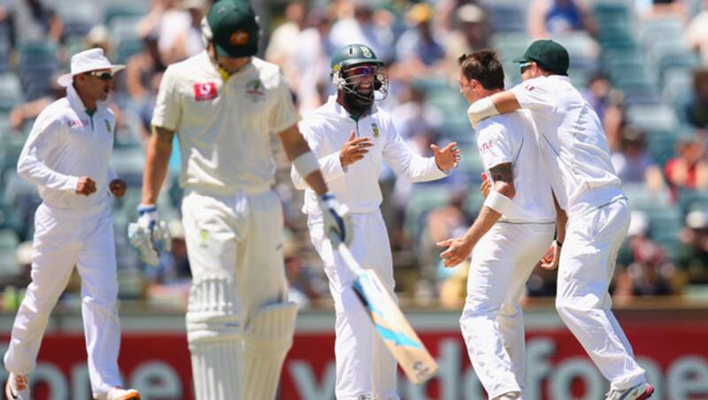 South Africa close in on series victory against Australia