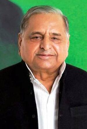 Mulayam's U-turn on FDI issue earns him the third's spinner spot for the fourth Test against England!
