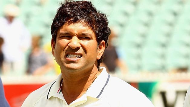 Difficult to ask Sachin Tendulkar to retire, says Wasim Akram Difficult to ask Sachin Tendulkar to retire, says Wasim Akram