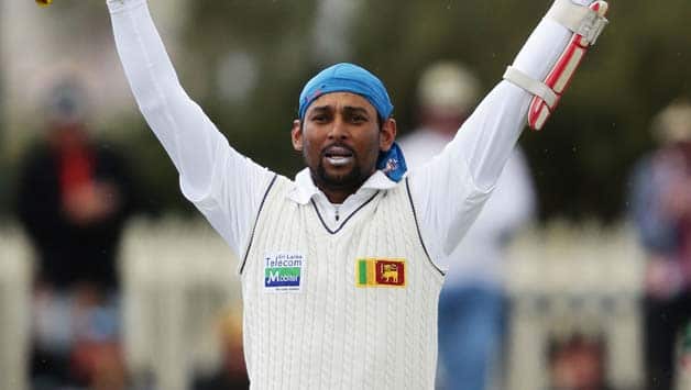 Tillakaratne Dilshan smashes first century in Australia, guides Sri Lanka to safety Tillakaratne Dilshan smashes first century in Australia, guides Sri Lanka to safety